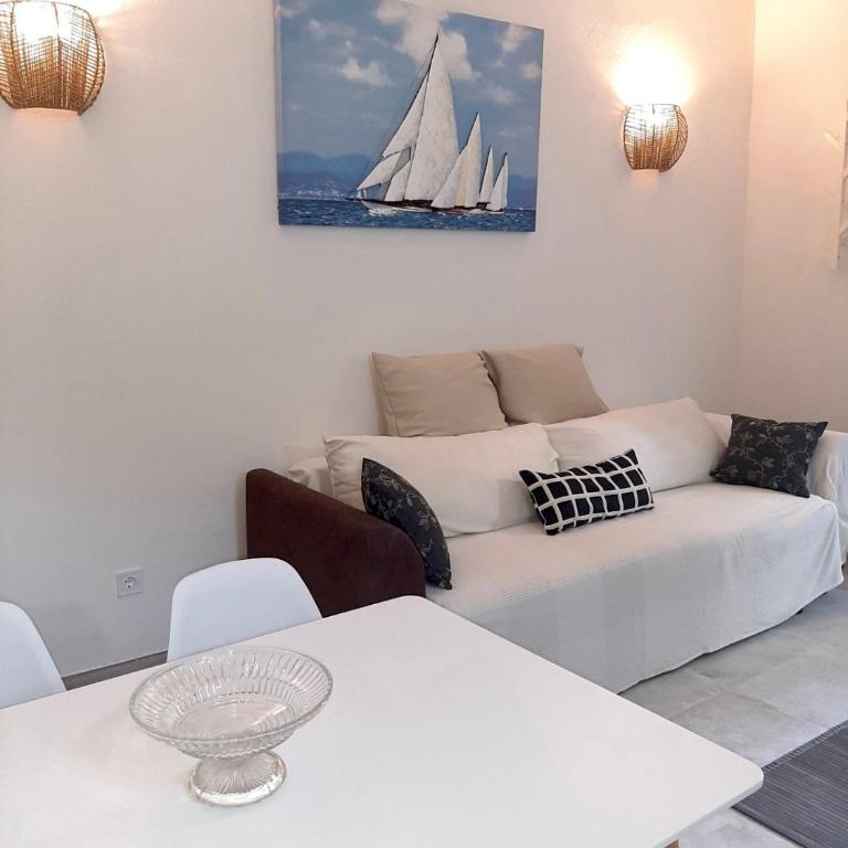 Apartment White - Two-Bedroom Apartment - 6