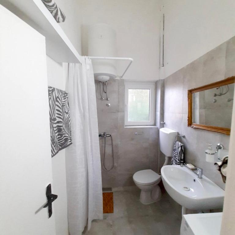 Apartment White - Two-Bedroom Apartment - 24