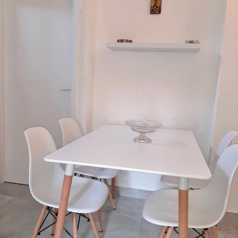 Apartment White - Two-Bedroom Apartment - 15