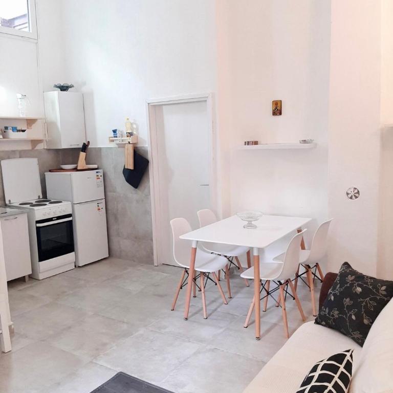 Apartment White - Two-Bedroom Apartment - 1