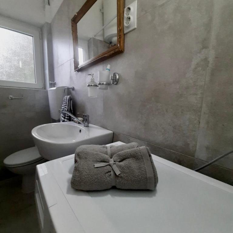Apartment White - Two-Bedroom Apartment - 25