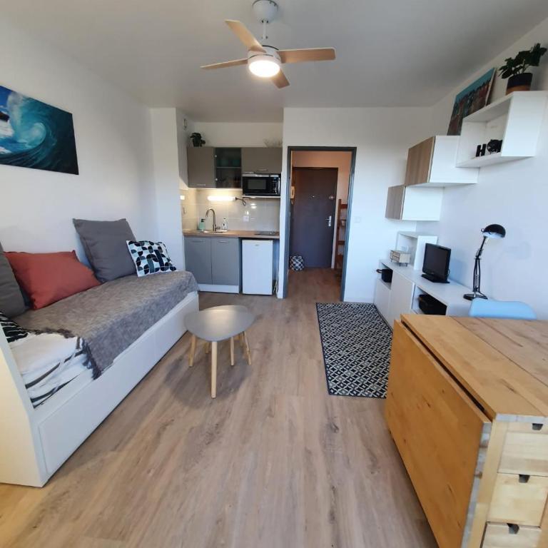 Charmant studio refait à neuf CARNON port 34 - One-Bedroom Apartment - 5
