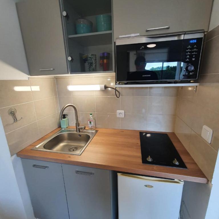 Charmant studio refait à neuf CARNON port 34 - One-Bedroom Apartment - 6