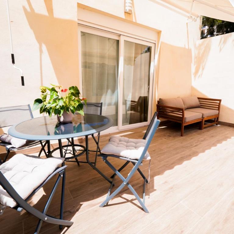 Apartamento Loft con terreno privado y parking compartido - a 800m de Playa Poniente - Casa con 1 dormitorio - 15
