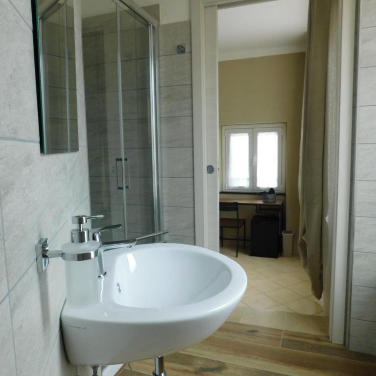Piccolo Borgo - Camera Matrimoniale con Bagno Privato - 7