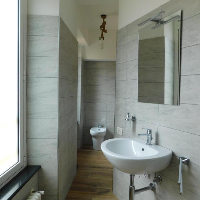 Piccolo Borgo - Camera Matrimoniale con Bagno Privato - 8