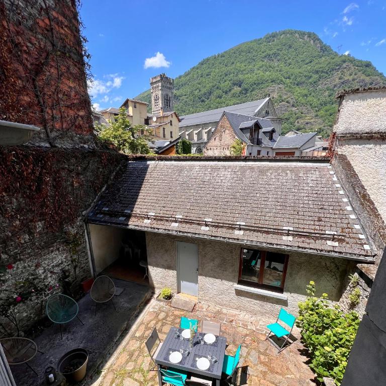 Bel appartement T3 au 1er étage avec cour intérieure au RDC - Villa Marie - Appartement 2 Chambres - 22