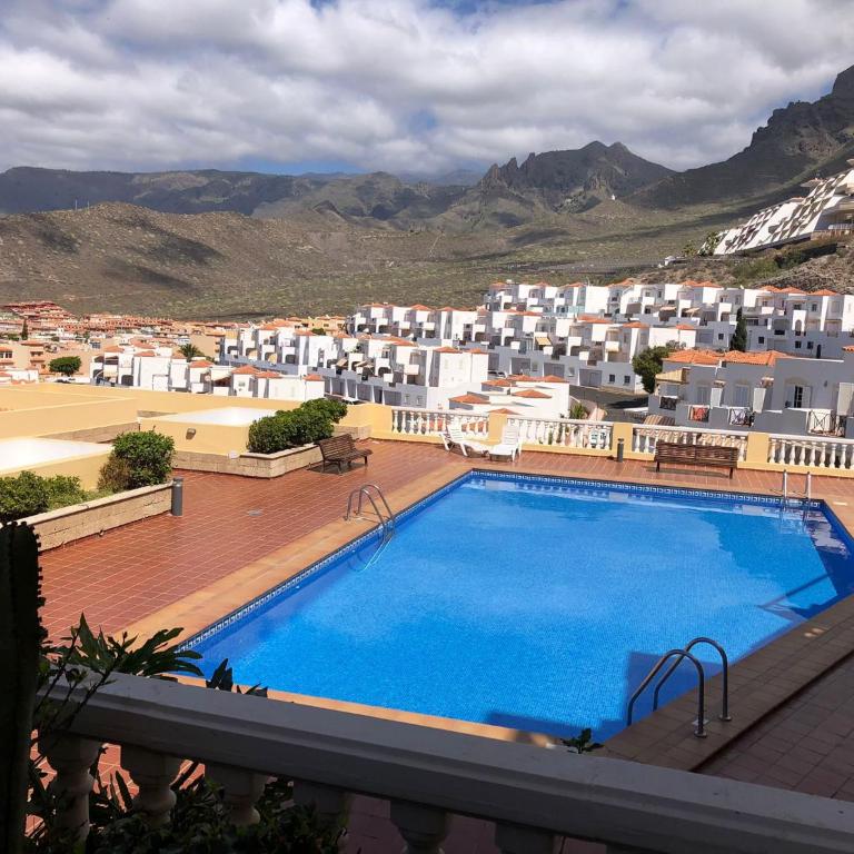 Apartamento con impresionantes vistas y piscina - Apartamento con terraza - 63