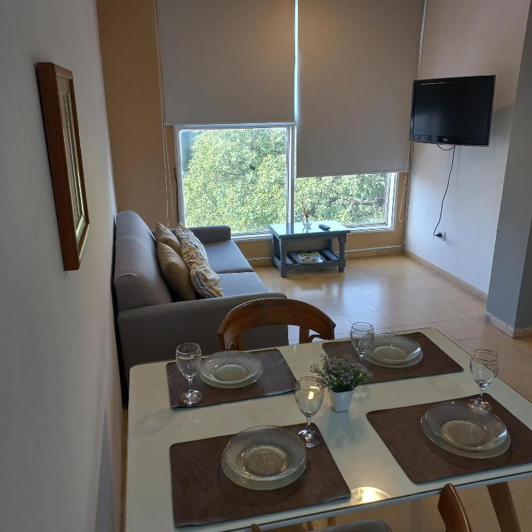 Departamento Céntrico, peatonal, vistas a la Plaza - Two-Bedroom Apartment - 11