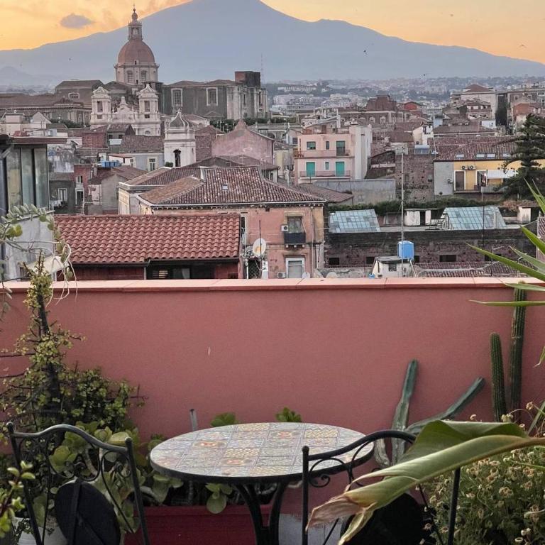Follow The Sun Catania - Rooftop Terrace - Double Room with Shared Bathroom - 11