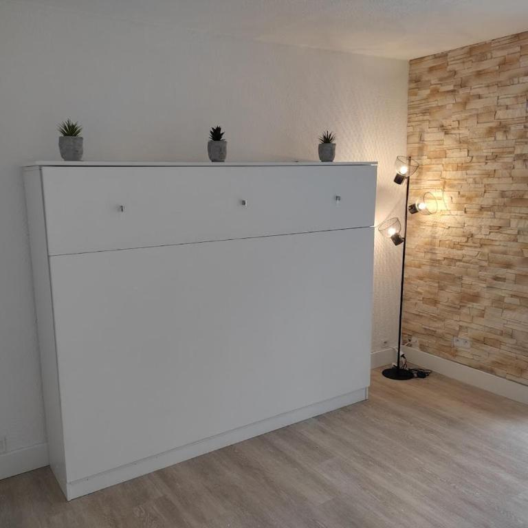 Charmant studio lumineux avec piscine CLIMATISATION - One-Bedroom Apartment - 5