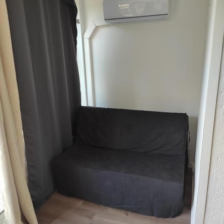 Charmant studio lumineux avec piscine CLIMATISATION - One-Bedroom Apartment - 9