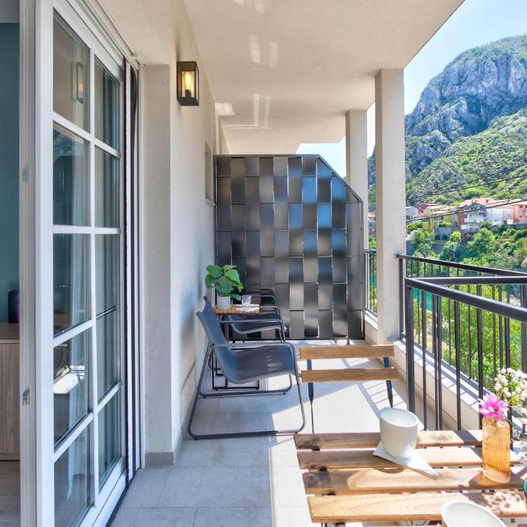 Villa Amaleo - Deluxe Double Room with Balcony and Sea View - 3