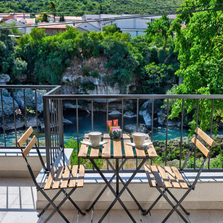 Villa Amaleo - Deluxe Double Room with Balcony and Sea View - 1
