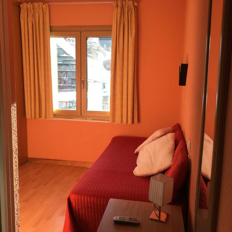 Hotel Roc de St Miquel & Apartment - Habitación Triple Confort con ducha - 10