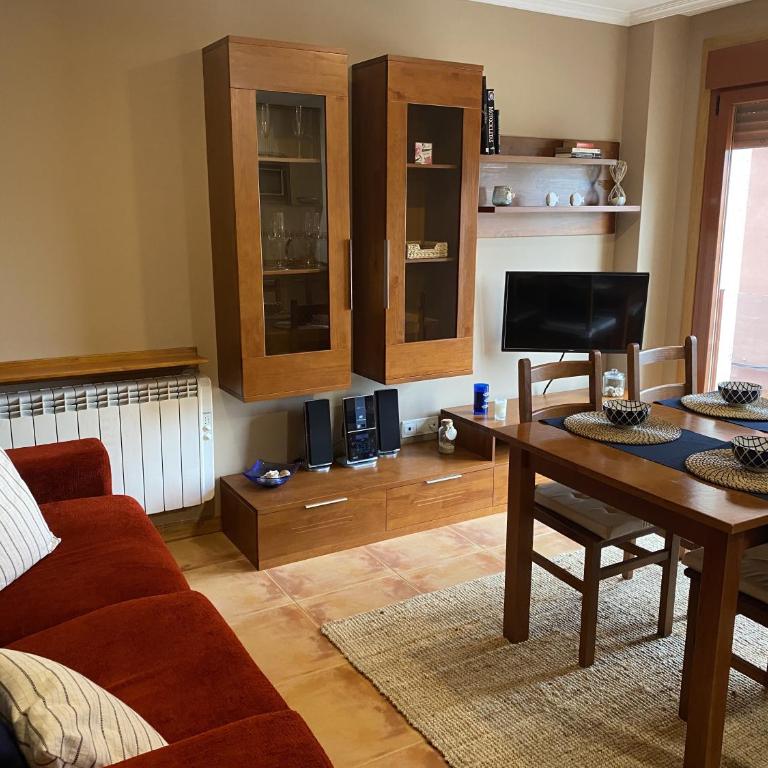 PISO DAPONTE - Two-Bedroom Apartment - 1