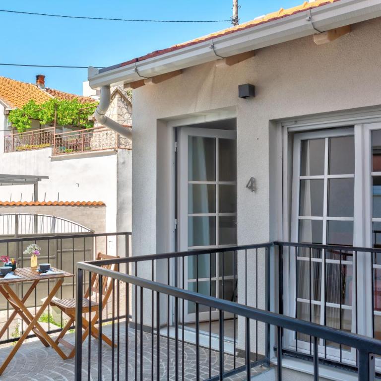 Villa Amaleo - One-Bedroom Apartment - 6