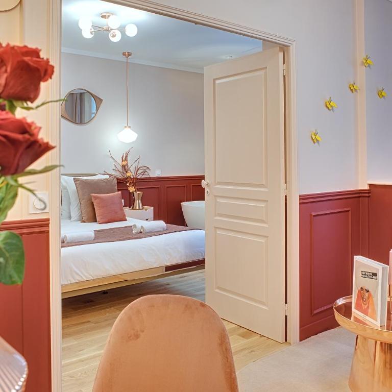 Miss Marguerite Suite - One-Bedroom Apartment - 1