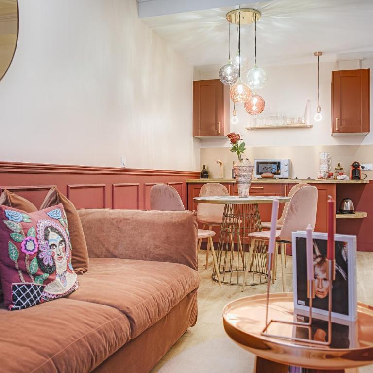 Miss Marguerite Suite - One-Bedroom Apartment - 24