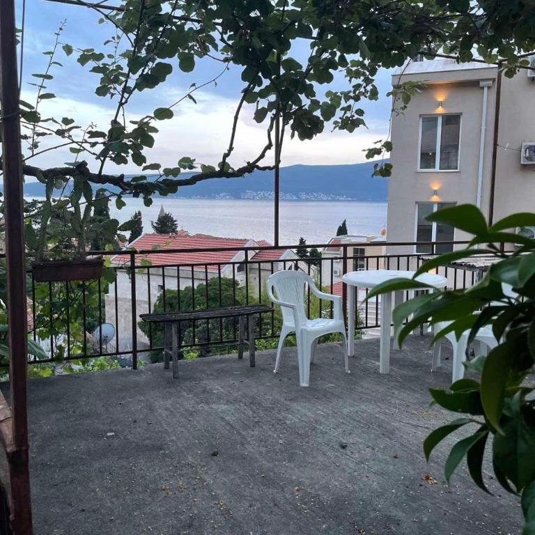 Lovely and peaceful vintage apartment near beach - Apartman sa 2 Spavaće Sobe - 16
