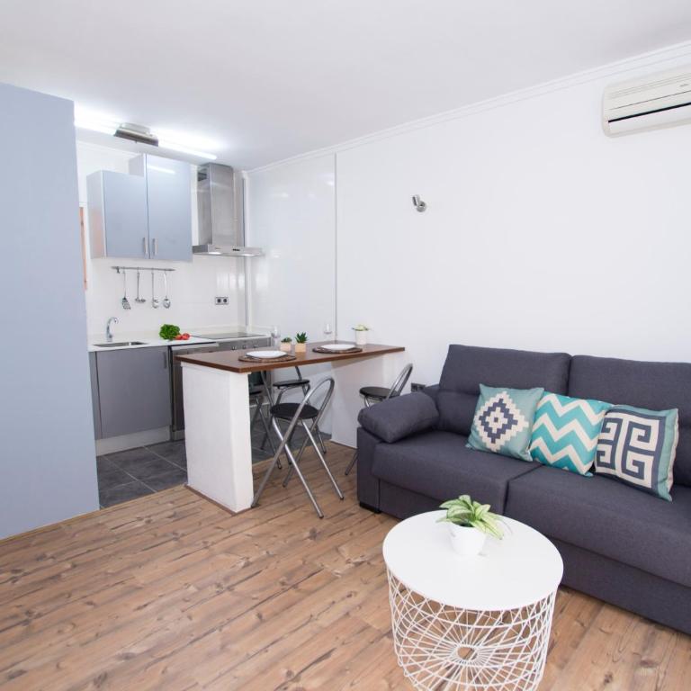 Cosy Apartment Close to Sea, WiFi, Air Cond - Apartamento con balcón - 3