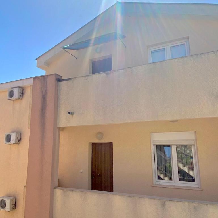 Jovana -- porodicni apartmani Igalo - One-Bedroom Apartment - 10