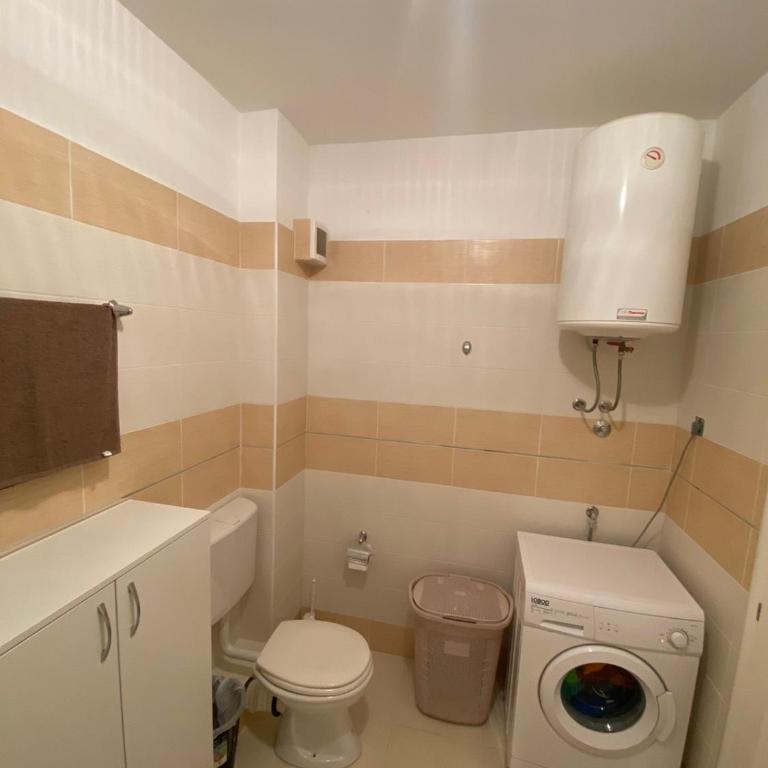 Jovana -- porodicni apartmani Igalo - One-Bedroom Apartment - 9