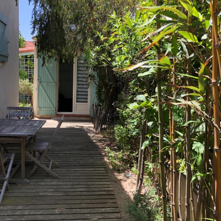 studio avec terrasse et jardin à 3 minutes à pied de la plage - Casa con 1 dormitorio - 1