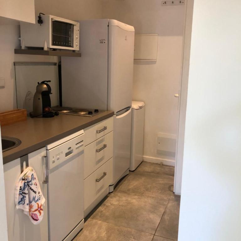 studio avec terrasse et jardin à 3 minutes à pied de la plage - Casa con 1 dormitorio - 8