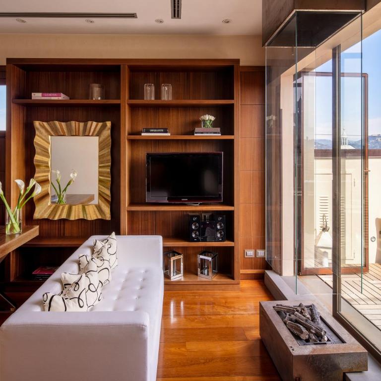 Repubblica Firenze Luxury Apartments | UNA Esperienze - Camera Open Space con Terrazza Panoramica e Vista Duomo - 5