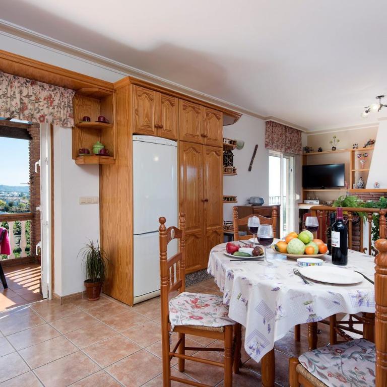 Villa Blancuzcal by Villa Plus - Villa - 8