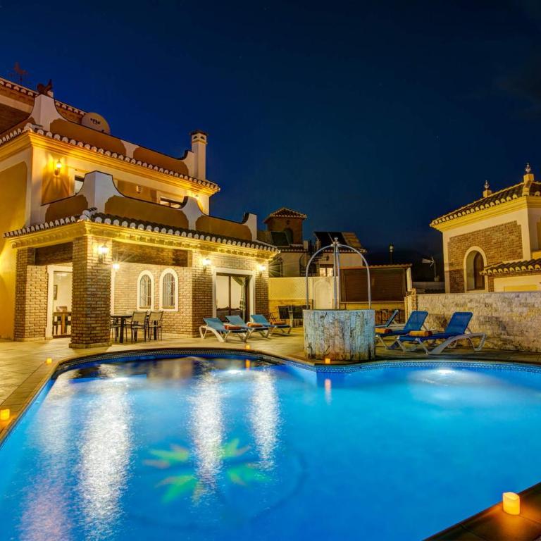 Villa Ramos Lara by Villa Plus - Villa - 1