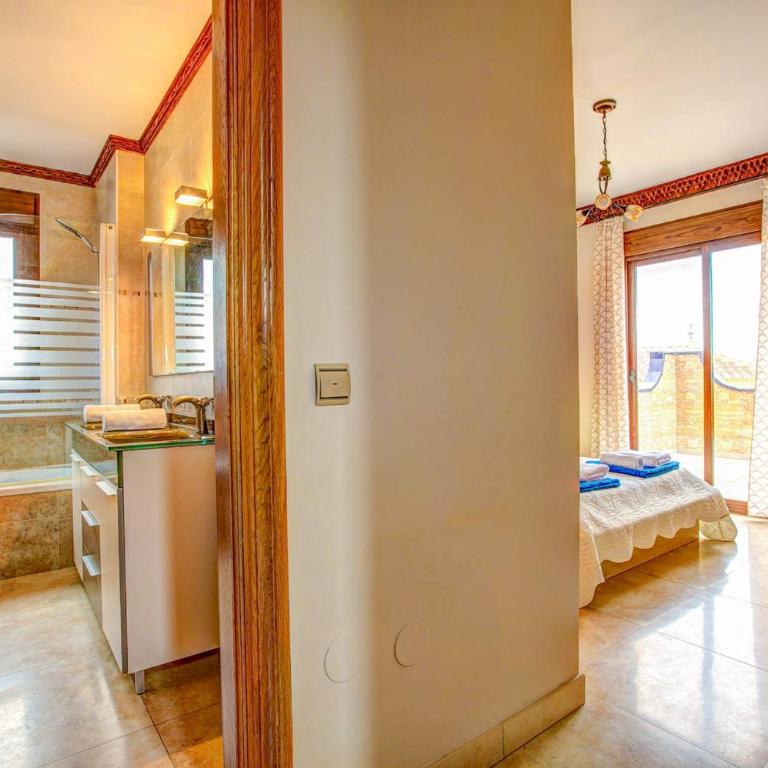 Villa Ramos Lara by Villa Plus - Villa - 10