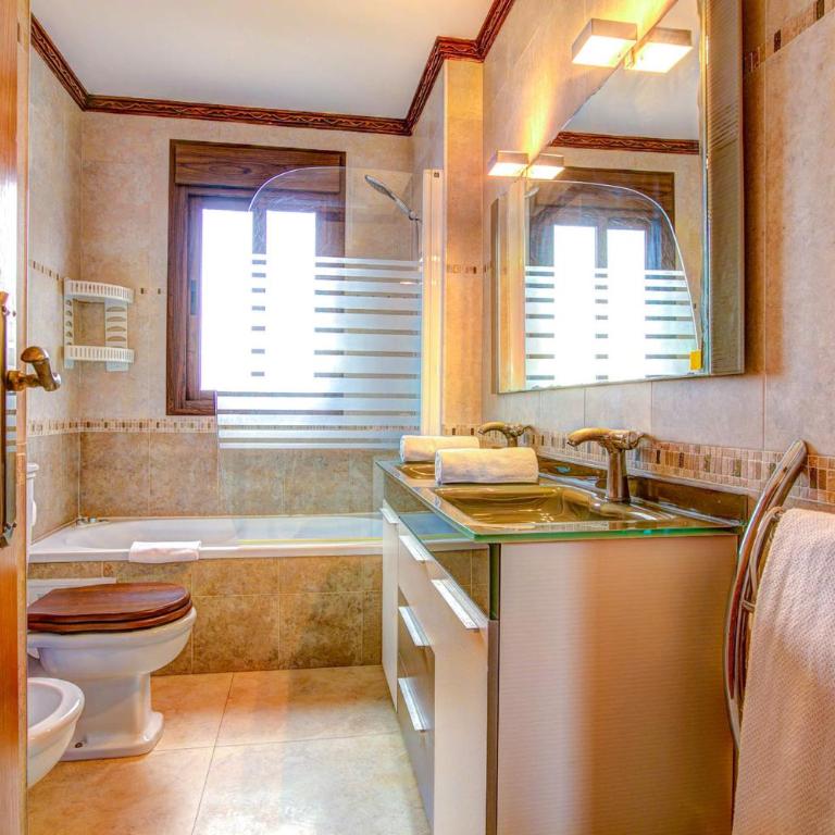 Villa Ramos Lara by Villa Plus - Villa - 11