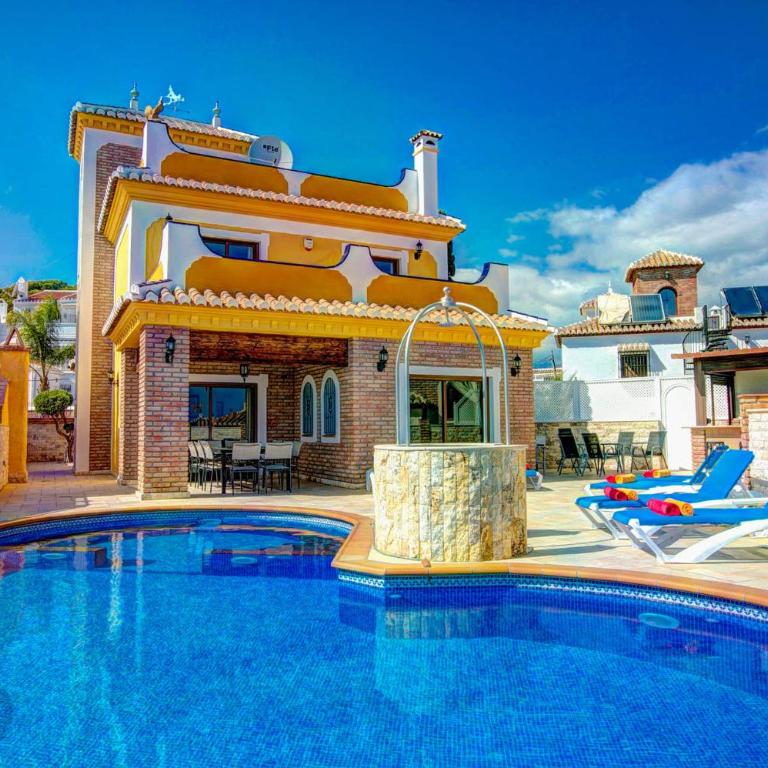 Villa Ramos Lara by Villa Plus - Villa - 12
