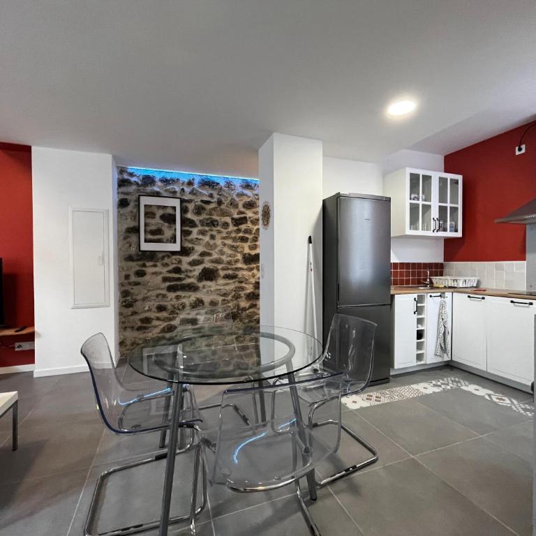 Escapade dans grand T2 de charme avec terrasse - Proche Gare et Centre ville - One-Bedroom Apartment - 10