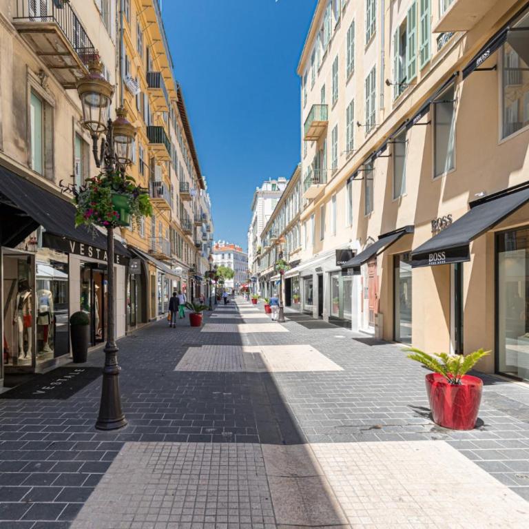 FEEL HOME - ALPHONSE KARR - Appartement 3 Chambres - 46