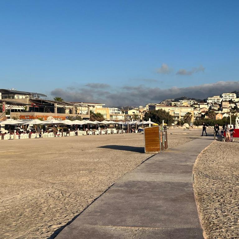 Sun escape, appart rénové climatisé 3 pièces 4-6 pers, 350m de la plage - Appartement 2 Chambres - 68