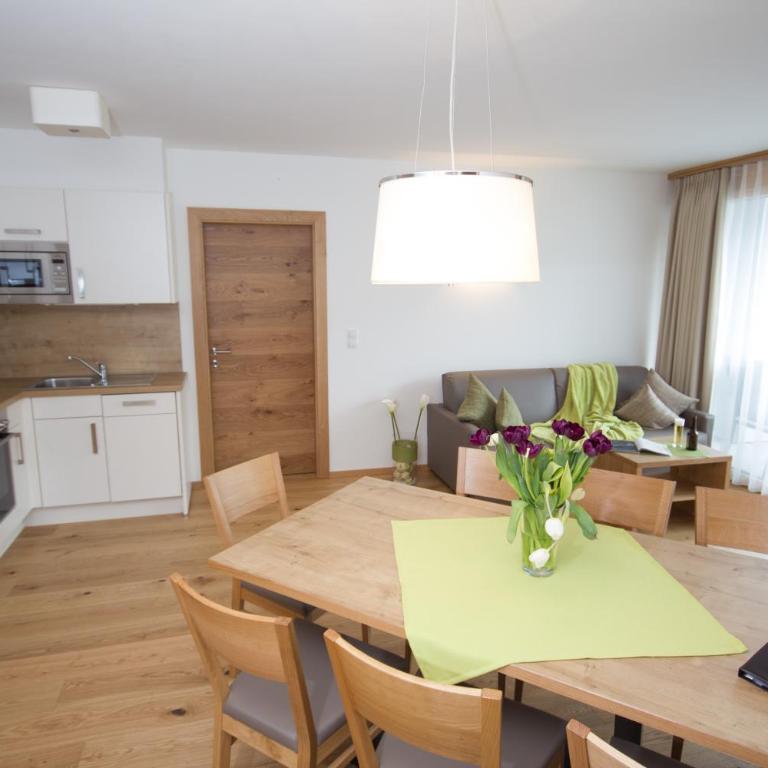 Berglife Appartements - Apartment mit 2 Schlafzimmern und Balkon - 6