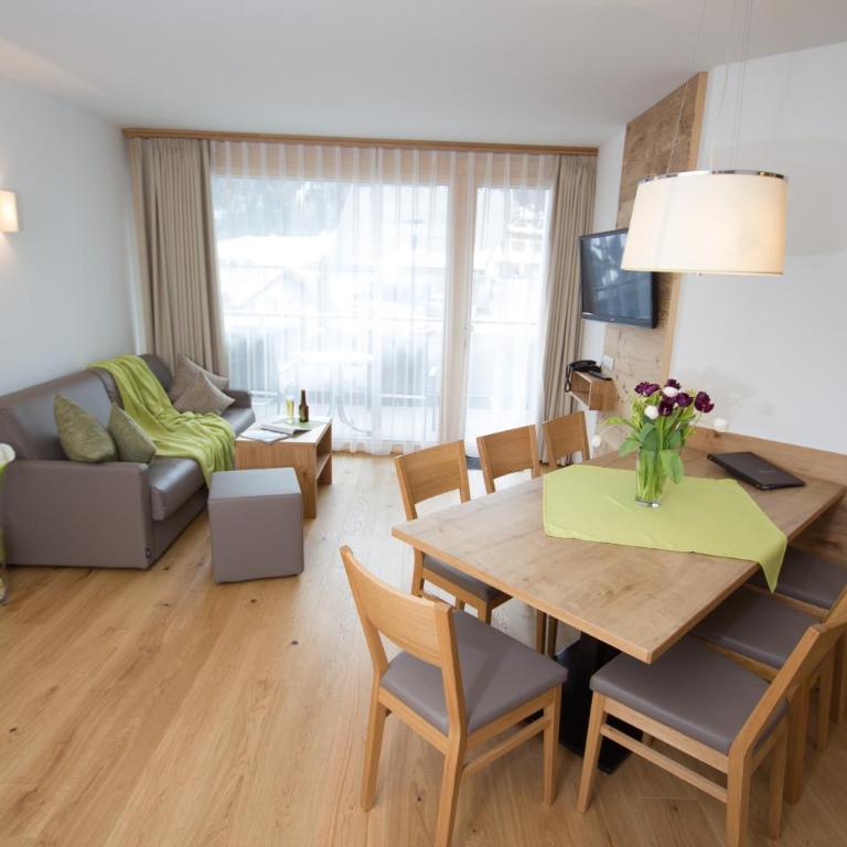 Berglife Appartements - Apartment mit 2 Schlafzimmern und Balkon - 3