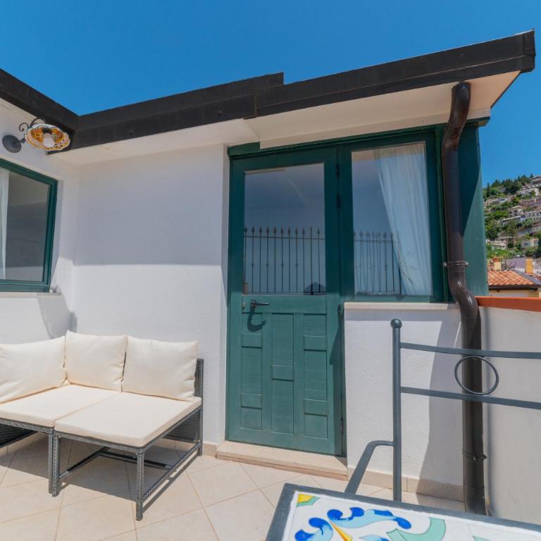 Ottaviano Suite - Elegante attico vista Mare - One-Bedroom Apartment - 21