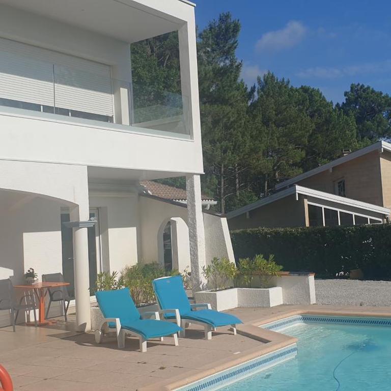 Maison charmante - Four-Bedroom House - 1