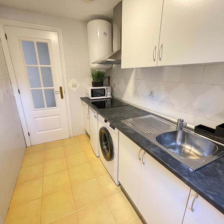Marbella Pleasant Duplex by Elviria Las dunas beach - Two-Bedroom Apartment - 31