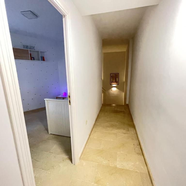 Marbella Pleasant Duplex by Elviria Las dunas beach - Two-Bedroom Apartment - 40