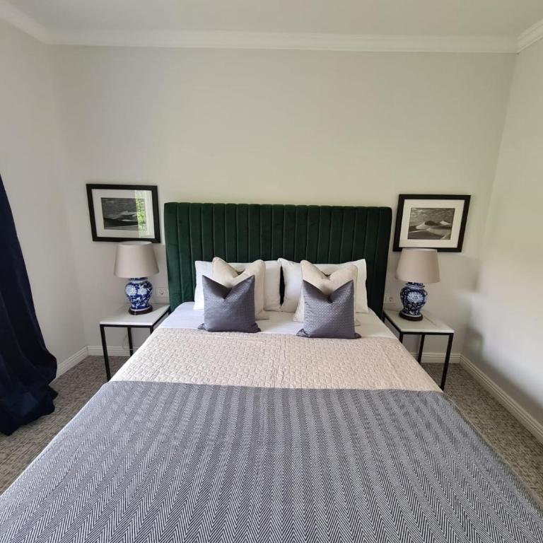 Apartments GB - Two-Bedroom Apartment - 4