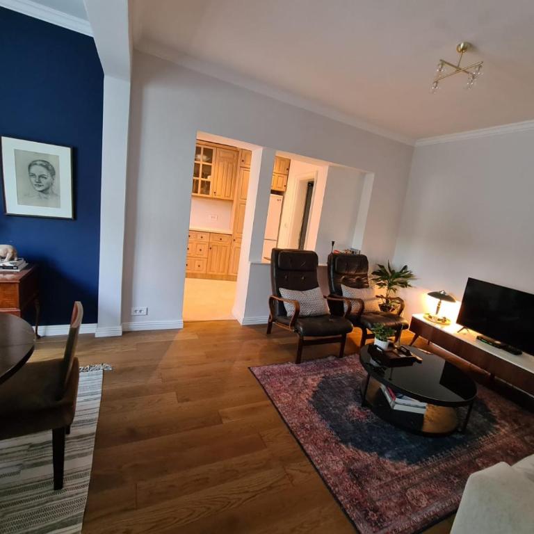 Apartments GB - Two-Bedroom Apartment - 9