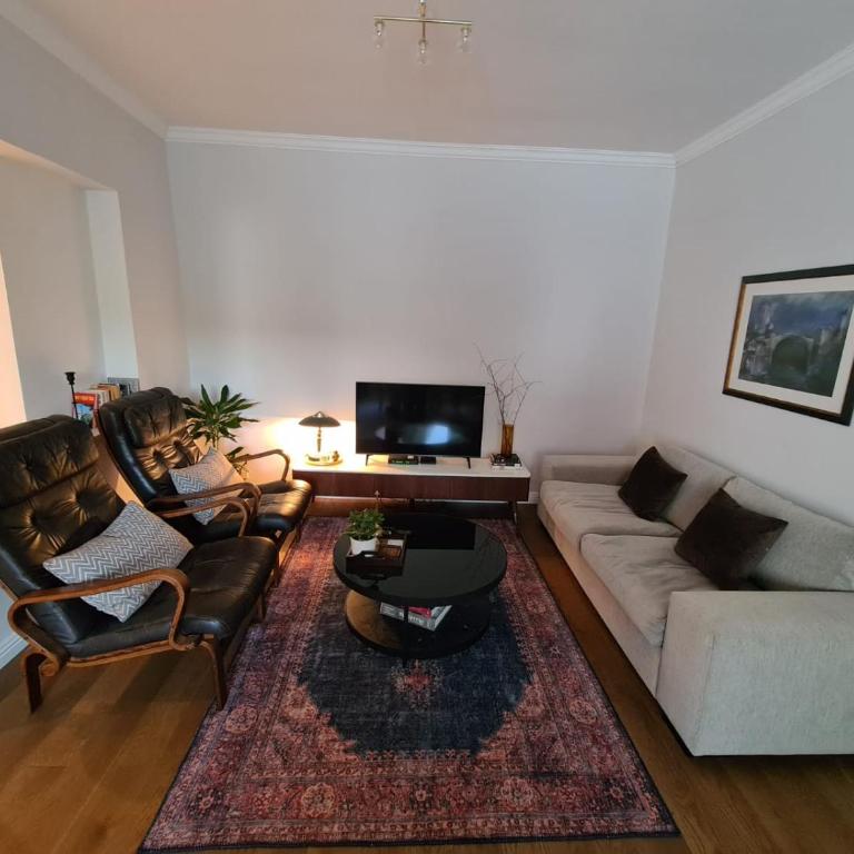 Apartments GB - Two-Bedroom Apartment - 2