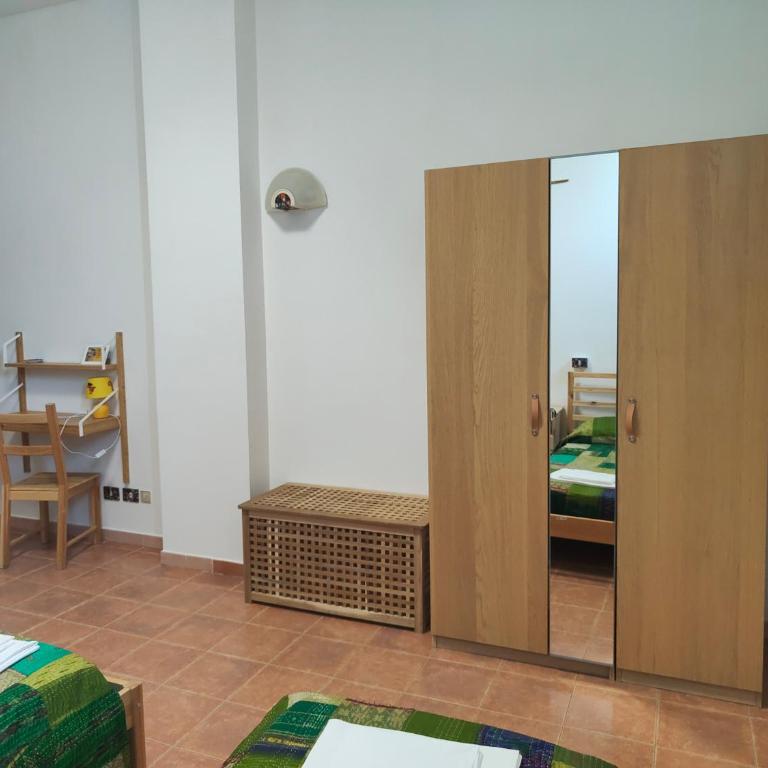 Beteyà Hostel Don Bosco - Triple Room - 9