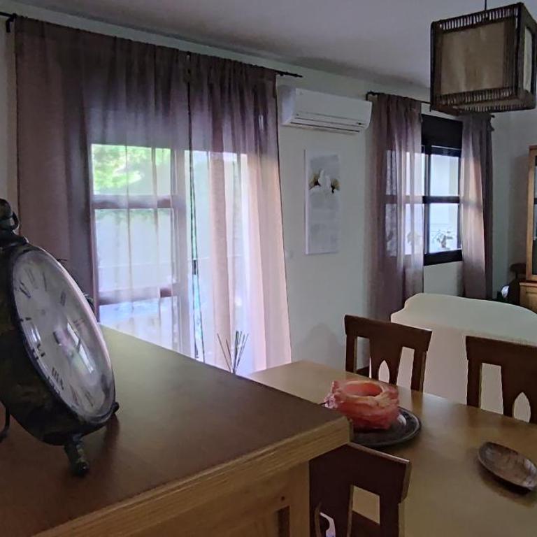 ALOJAMIENTO YOLANDA CAZORLA - Two-Bedroom House - 2