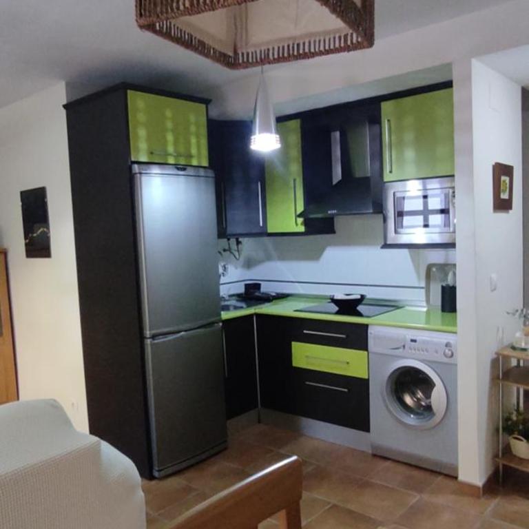 ALOJAMIENTO YOLANDA CAZORLA - Two-Bedroom House - 3